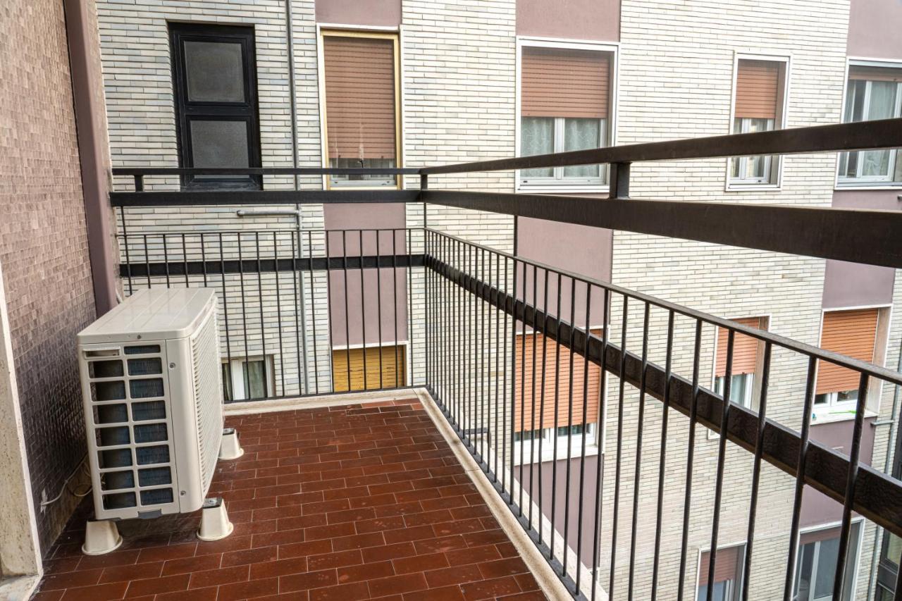 Apartamento San Donato -M3,Linate Airport,Duomo,Policlinico,Wi-Fi San Donato Milanese Exterior foto